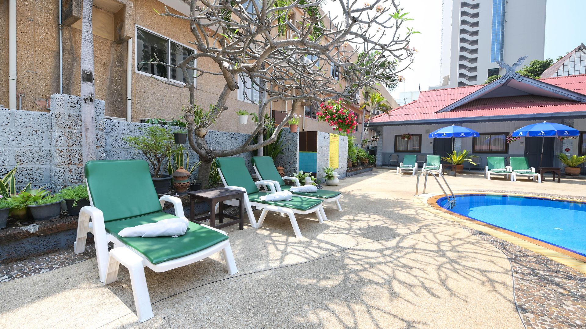 S Formally Sabai โรงแรม 3*