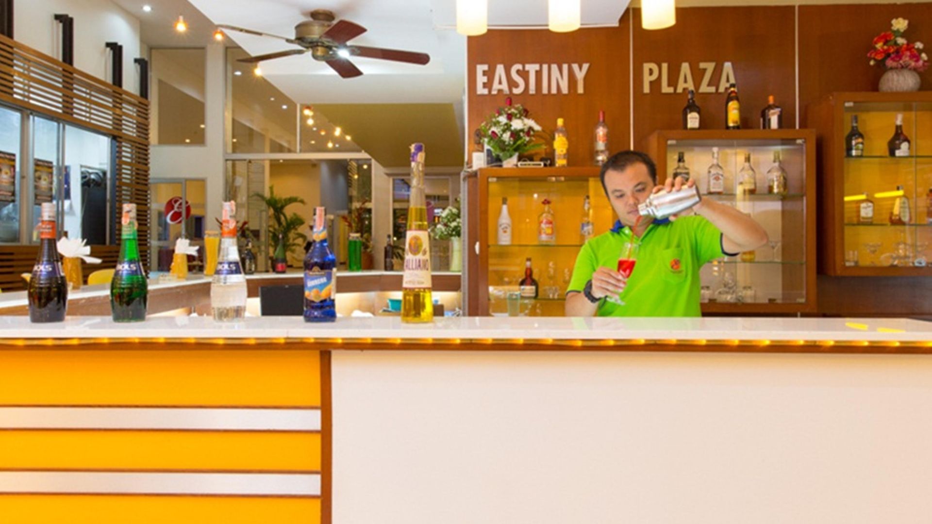 โรงแรม Eastiny Plaza