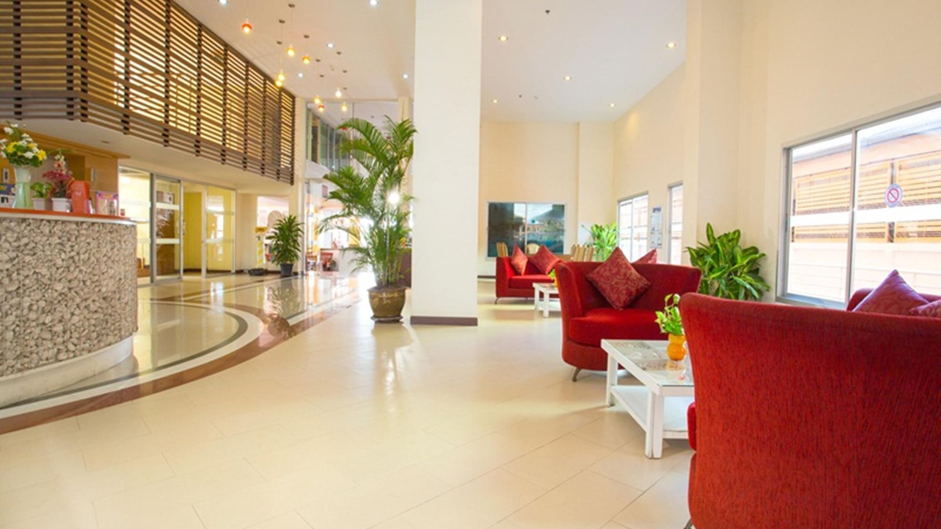 โรงแรม Eastiny Plaza 3*