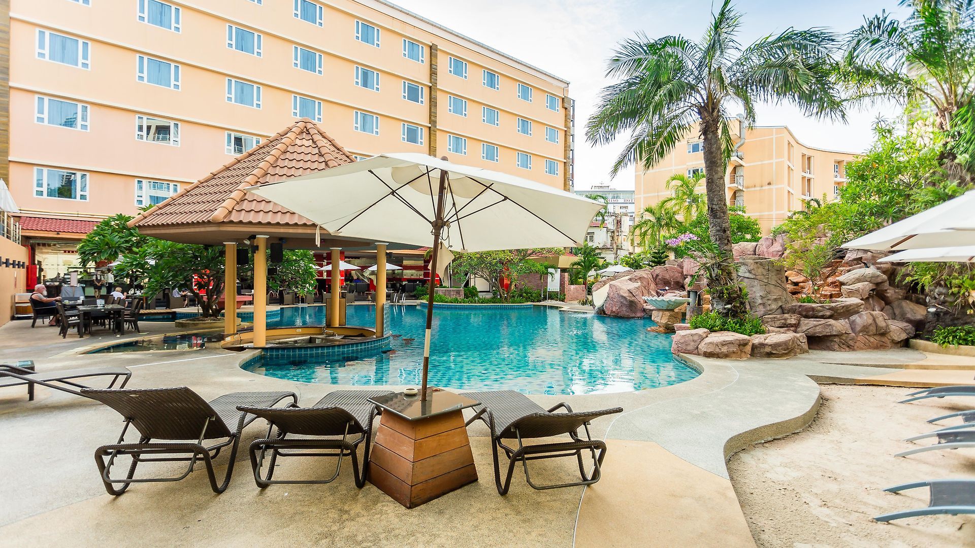 โนวา แพล็ททินัม - Sha Extra 4* Pattaya