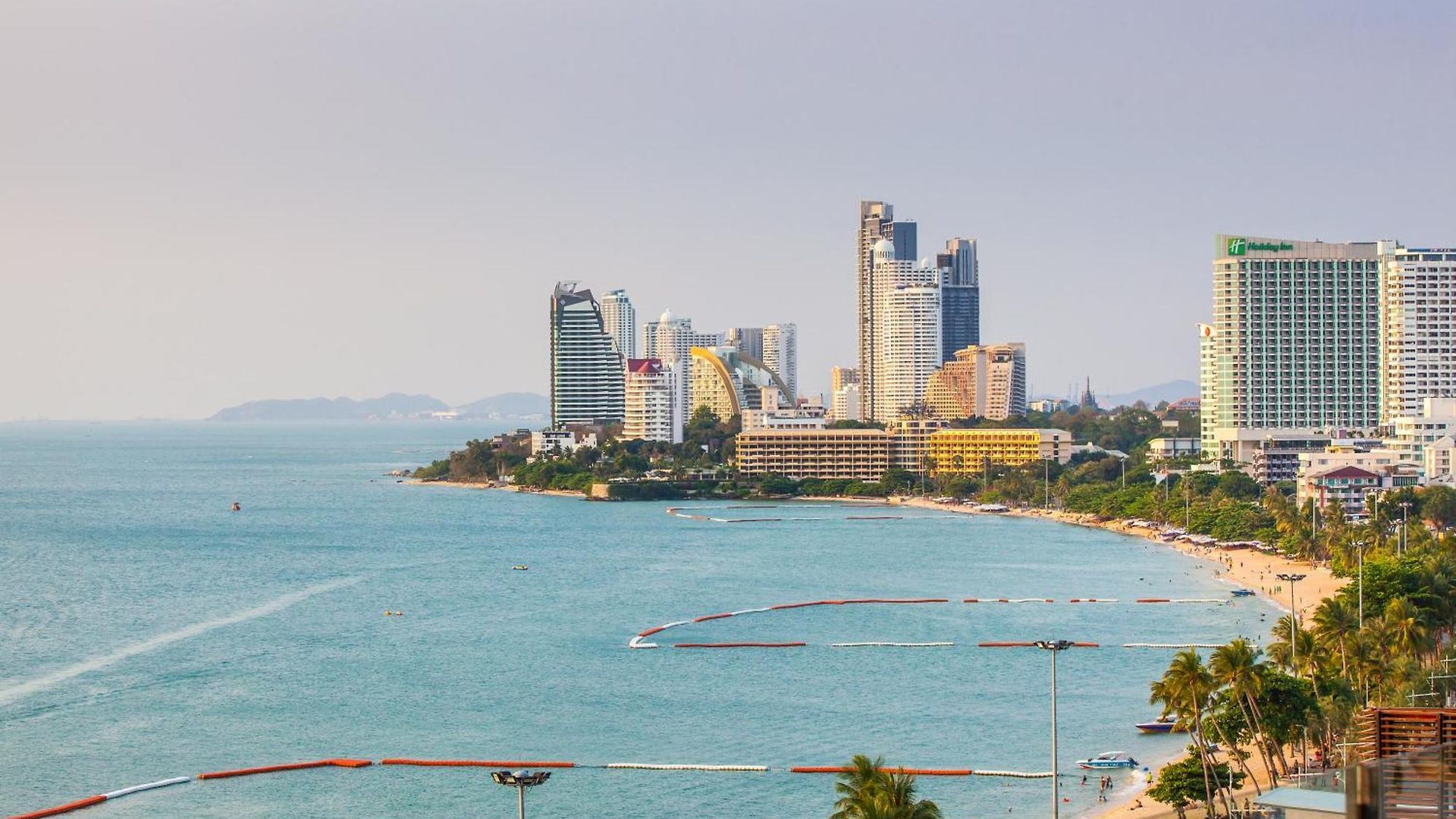 โรงแรมอีสท์ตินี่ โรงแรม Pattaya