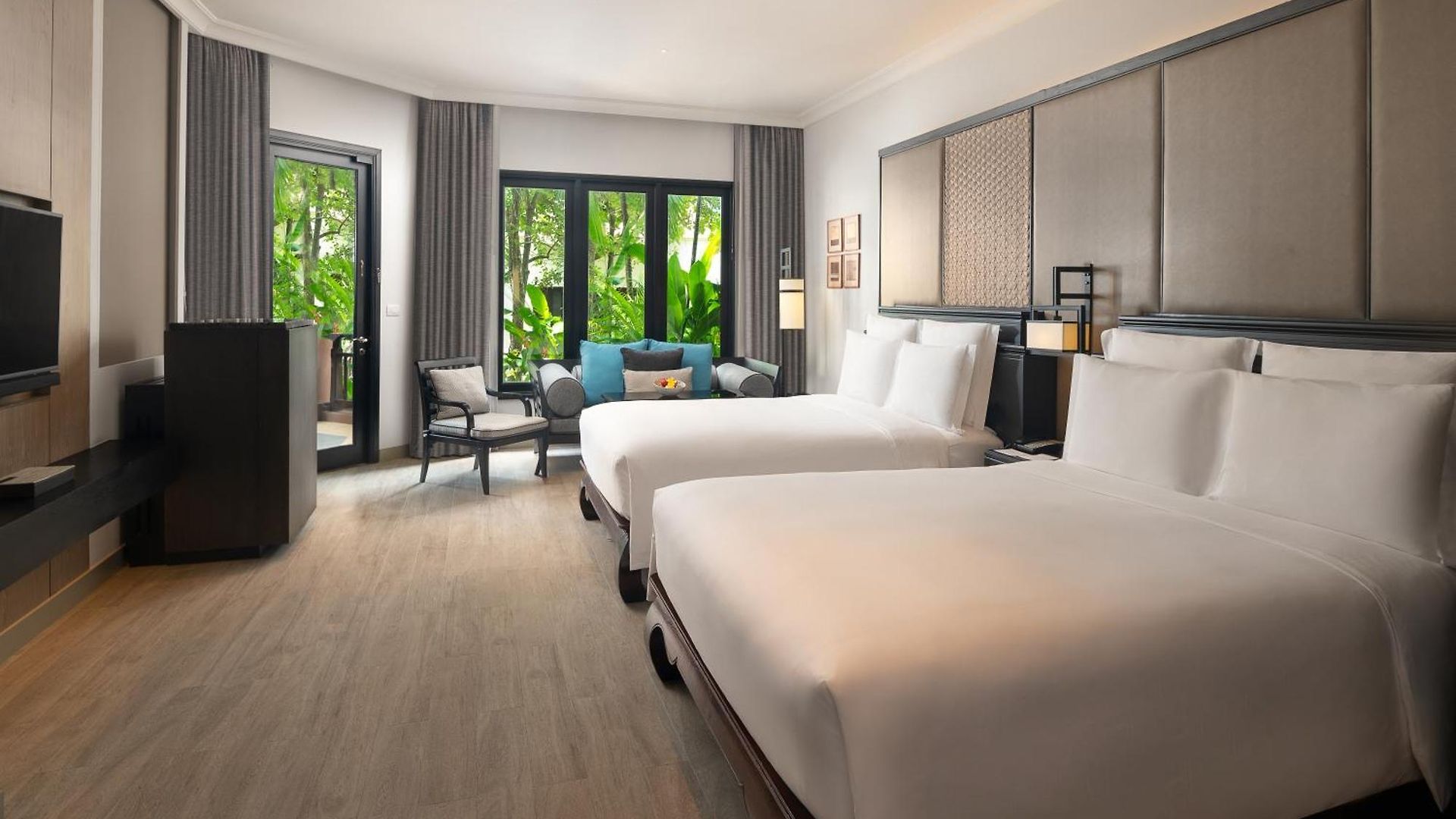 Intercontinental By Ihg 5*