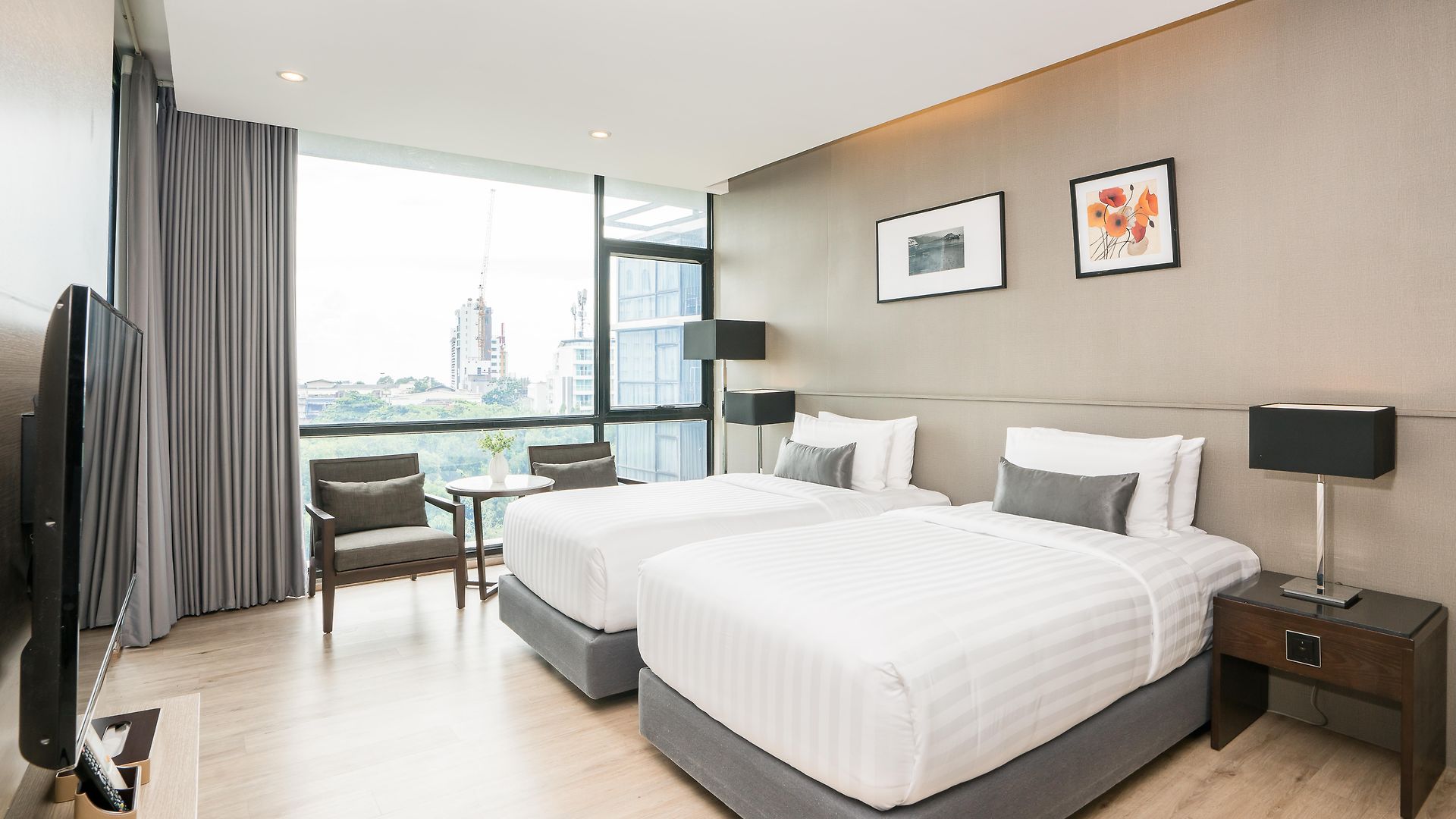 โรงแรม Altera And By At Mind 4*