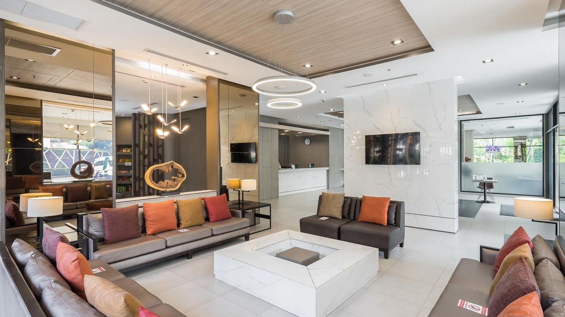 โรงแรม Altera And By At Mind