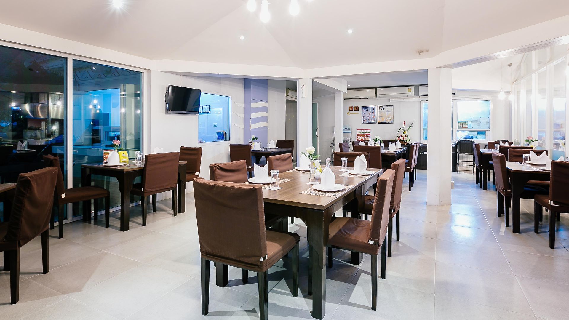 Discovery โรงแรม 4*
