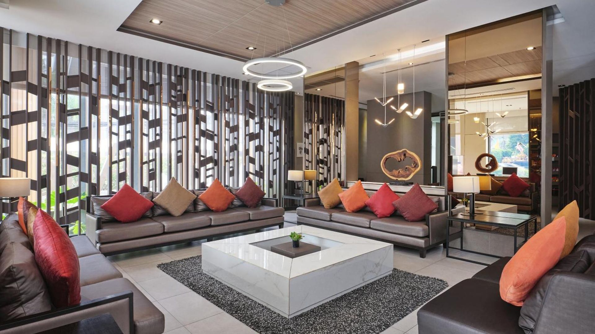 โรงแรม Altera And By At Mind