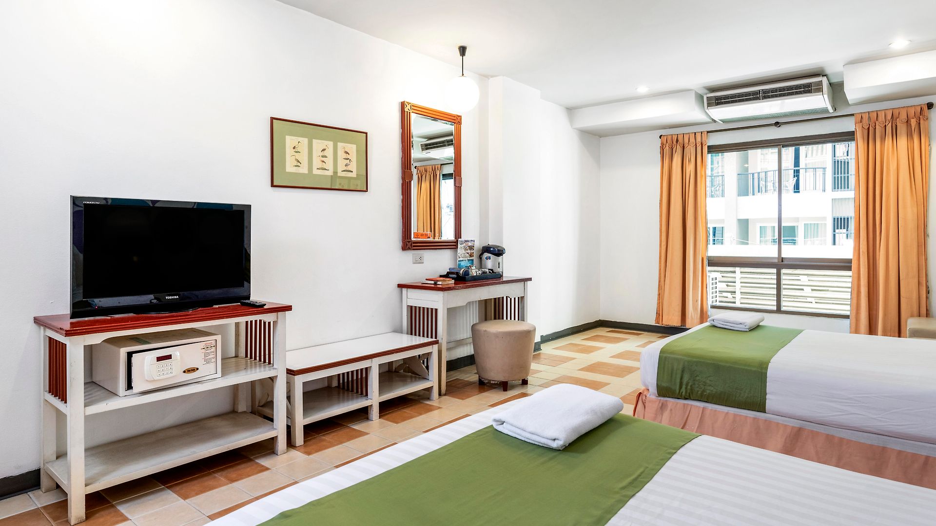 โรงแรม Sawasdee Sea View