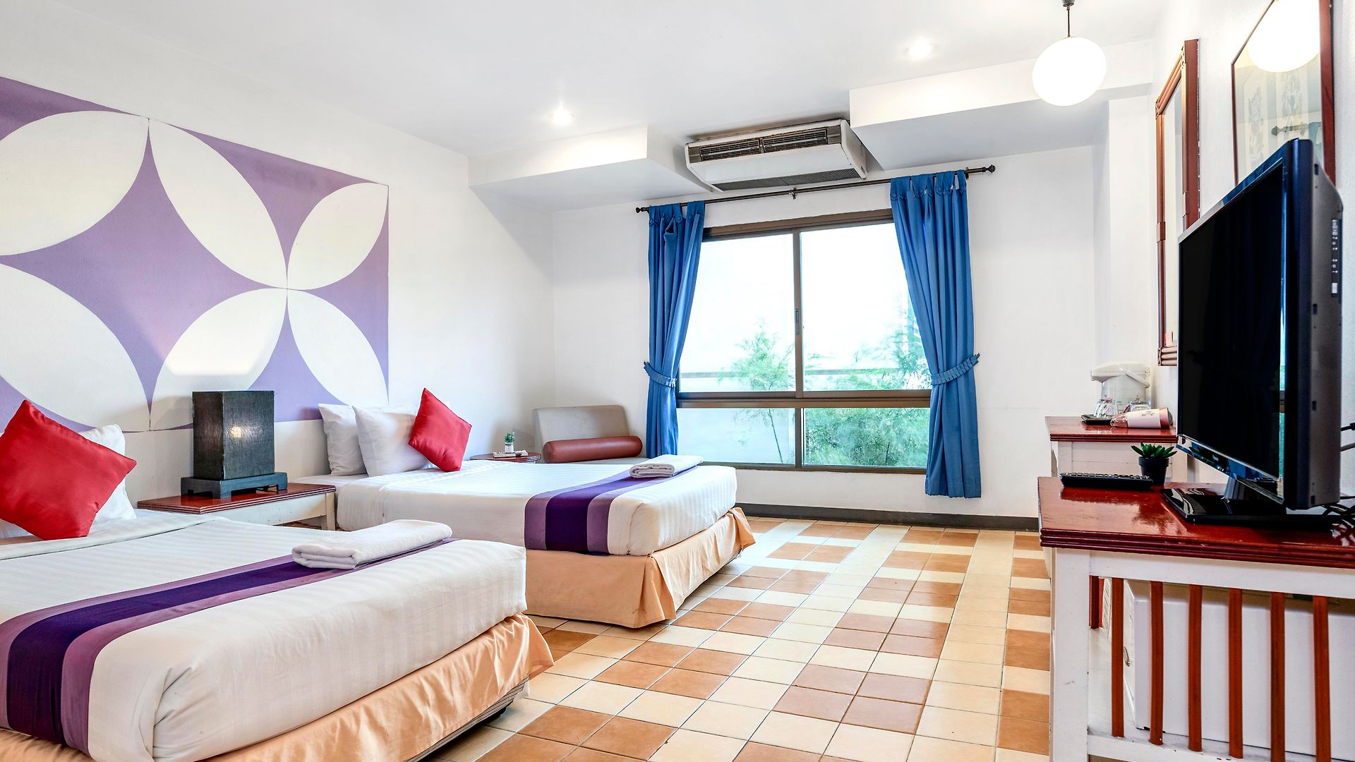 Sawasdee Sea View 3*