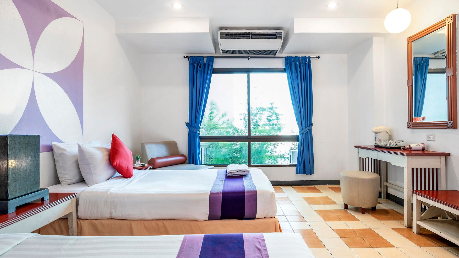 โรงแรม Sawasdee Sea View 3*