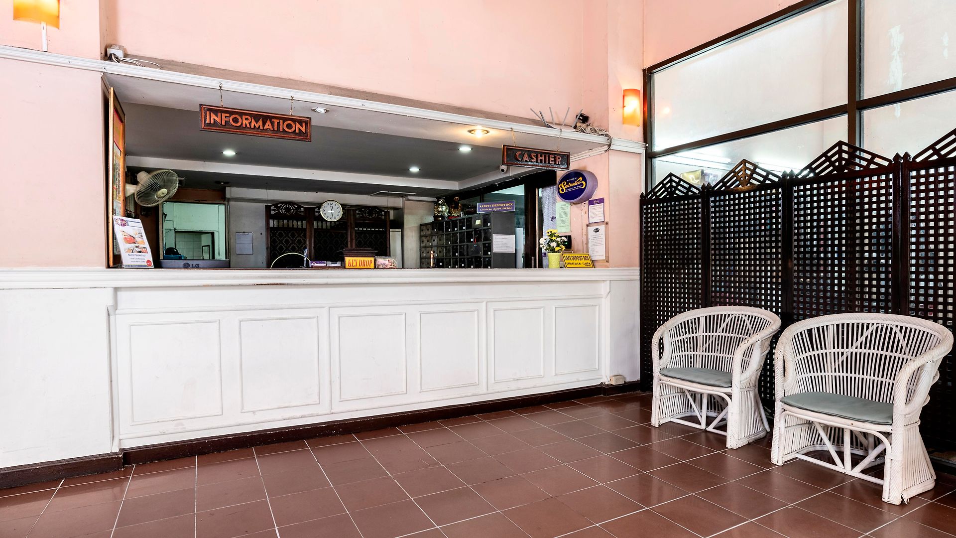Sawasdee Sunshine โรงแรม 2*