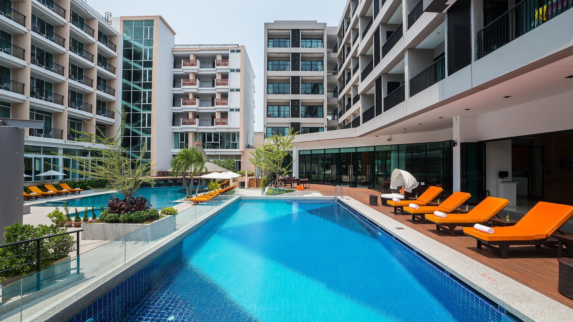 โรงแรม J 4*