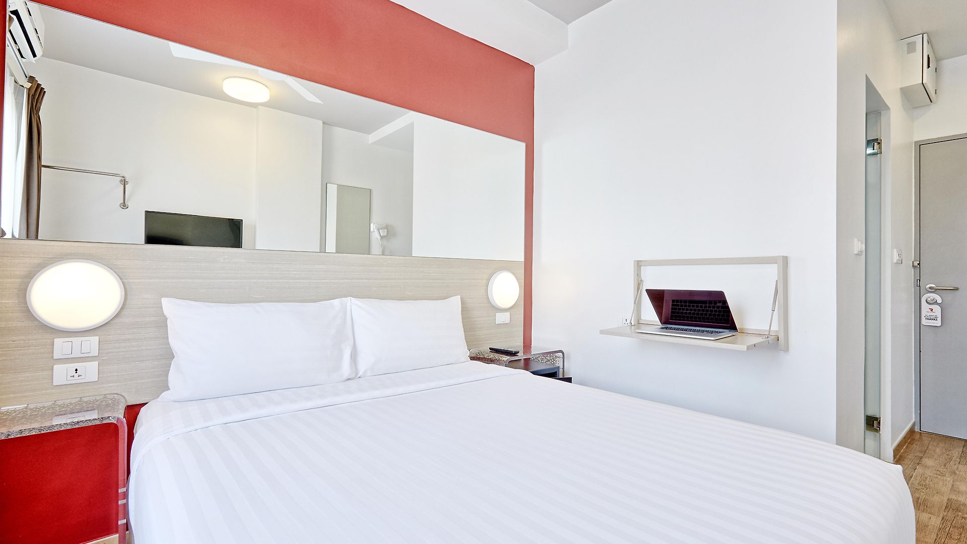 โรงแรม โรงแรมเรด แพลนเนต พัทยา Pattaya
