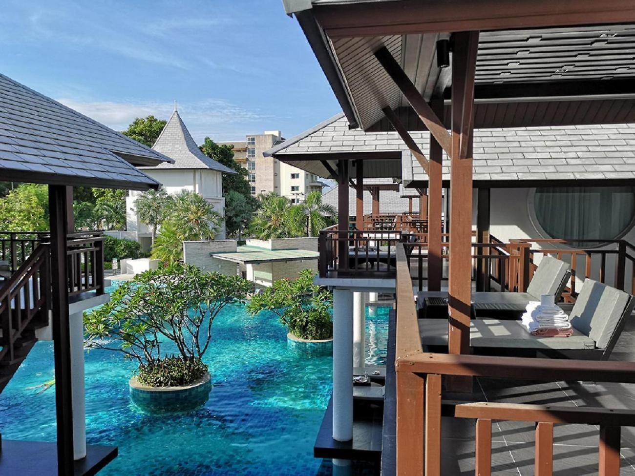 Z Through By The Zign โรงแรม Pattaya