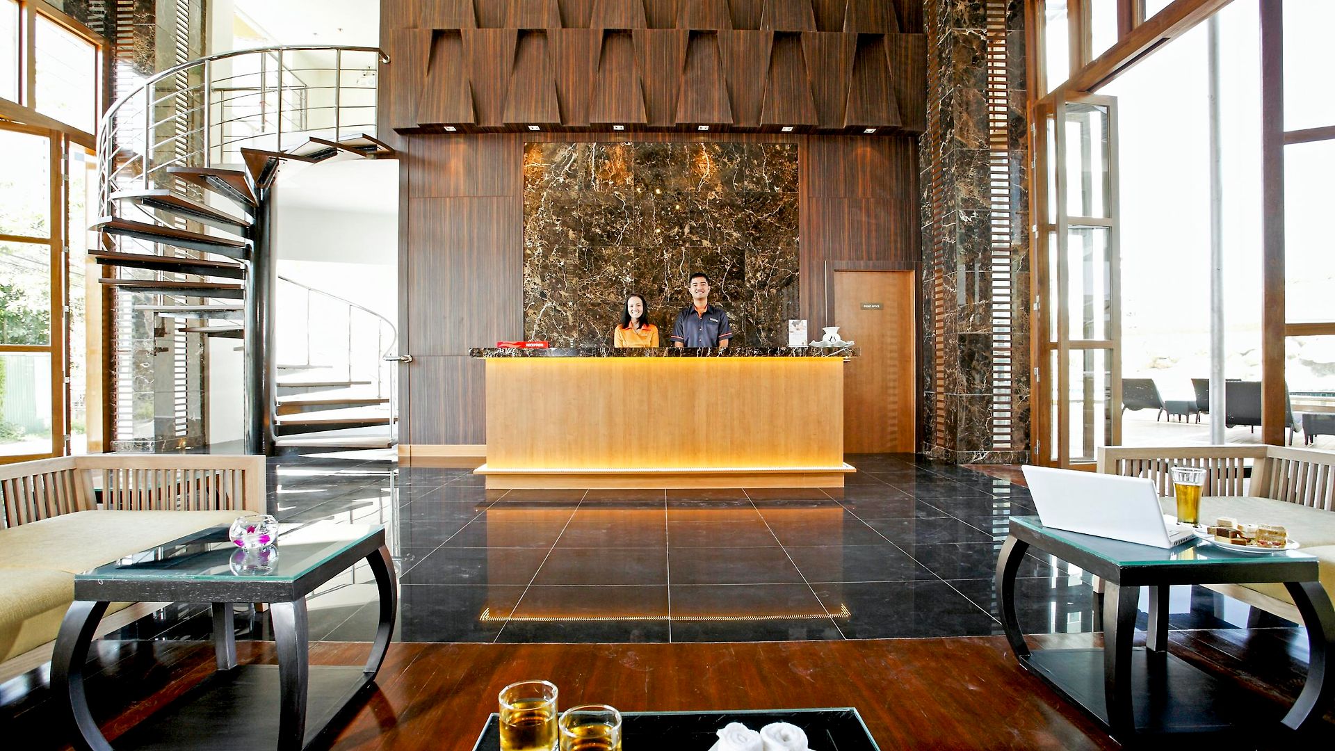 โรงแรม Centara Nova 4*