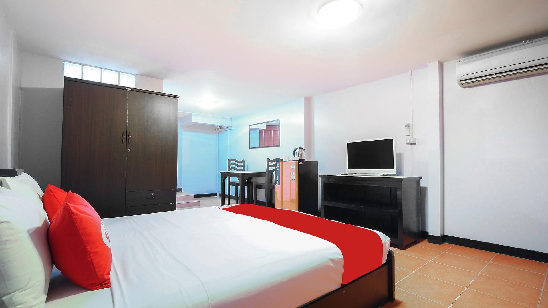 Oyo 963 Sunshine โรงแรม 2*
