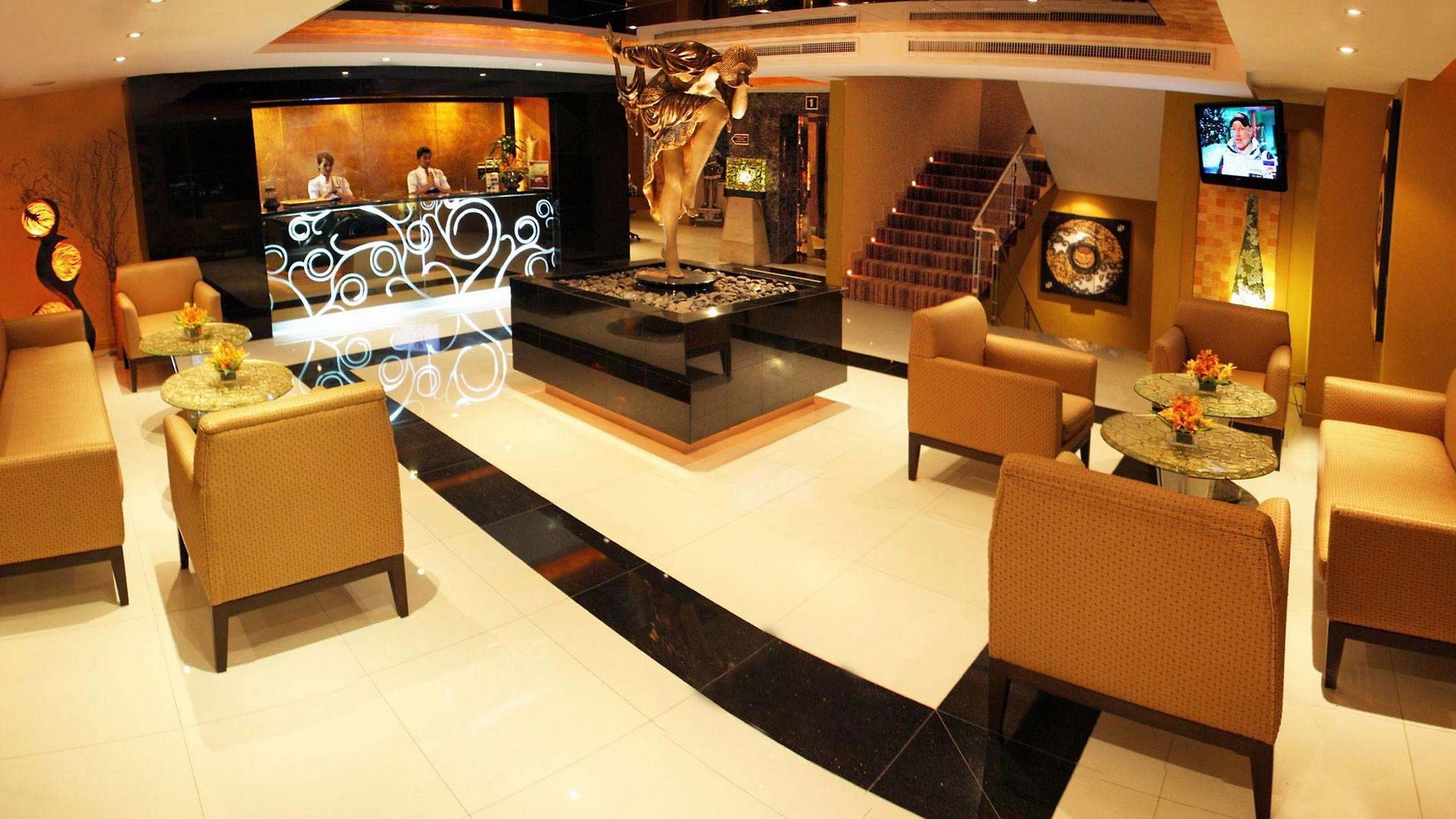 โรงแรม Nova Gold 4*