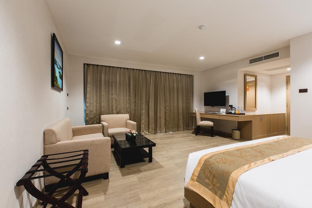 Adelphi โรงแรม 4*