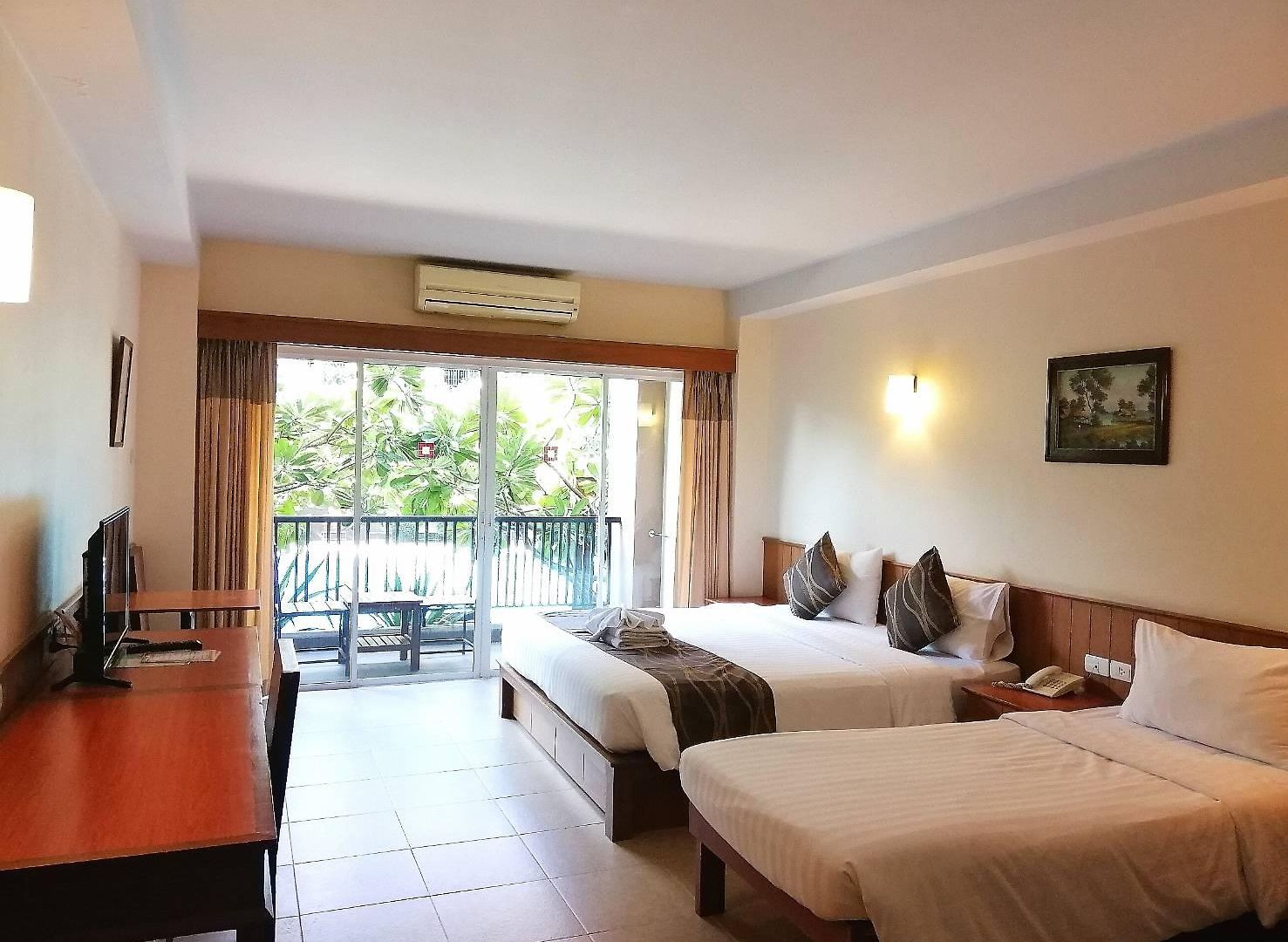 โรงแรม Authong 3*