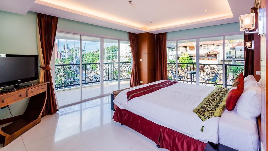 โรงแรม Tara Court
