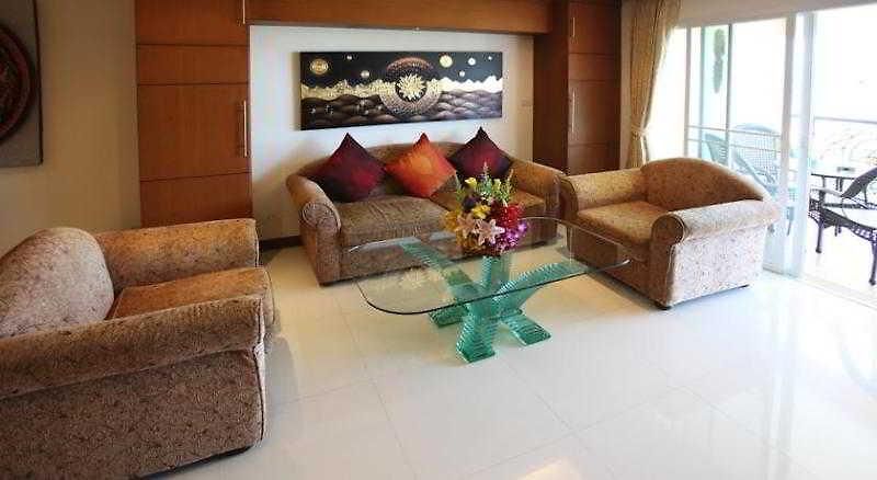 Tara Court 3*