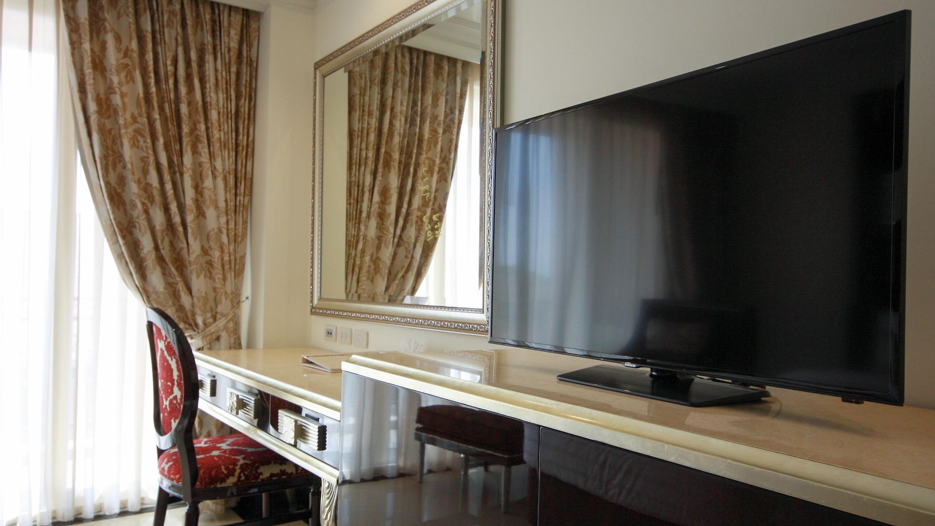 โรงแรม Lk President 4*