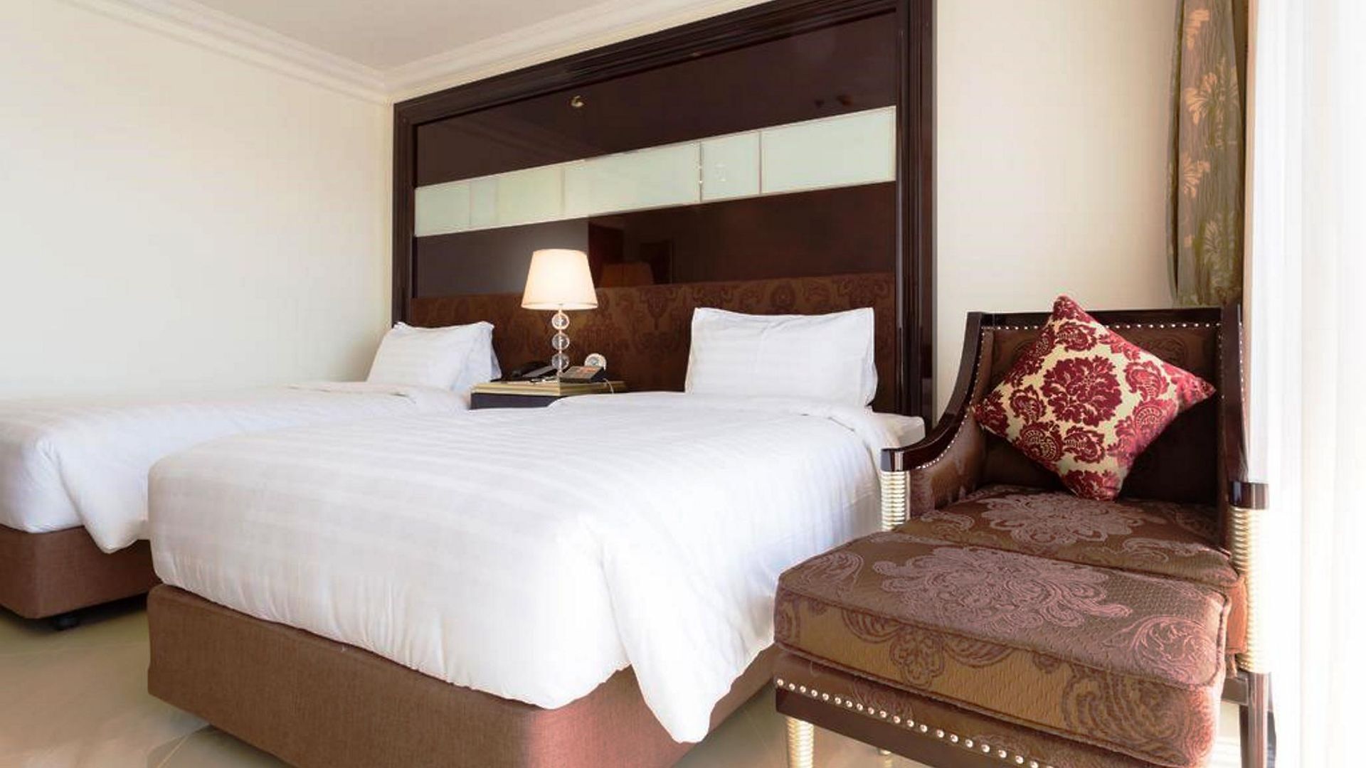 Lk President โรงแรม