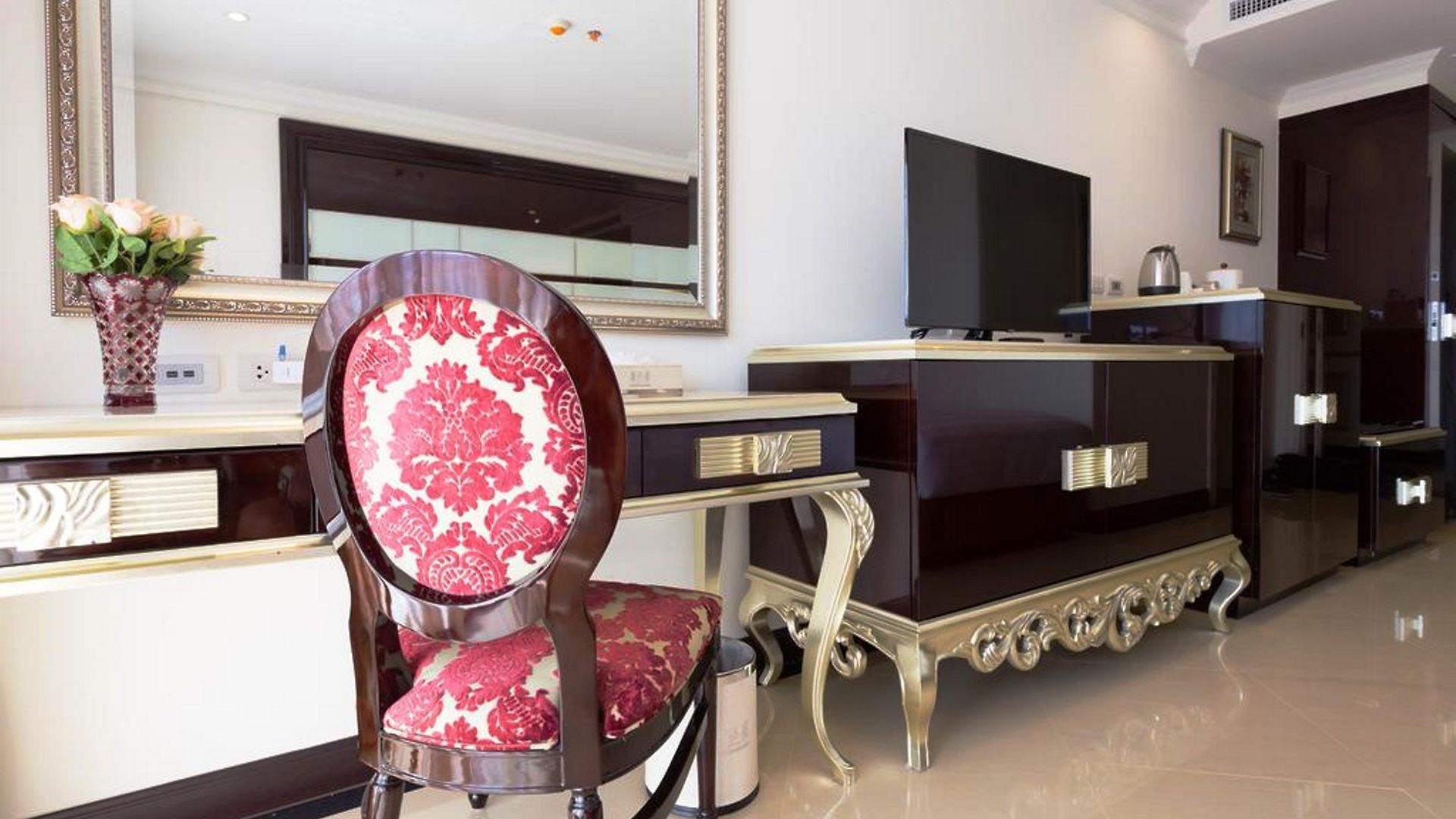 Lk President โรงแรม