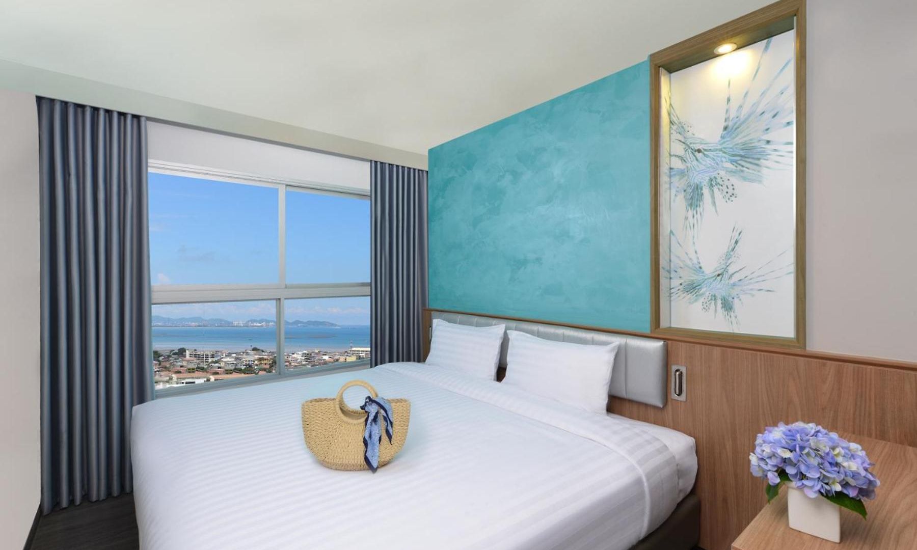 โรงแรม Centre Point Prime 5*