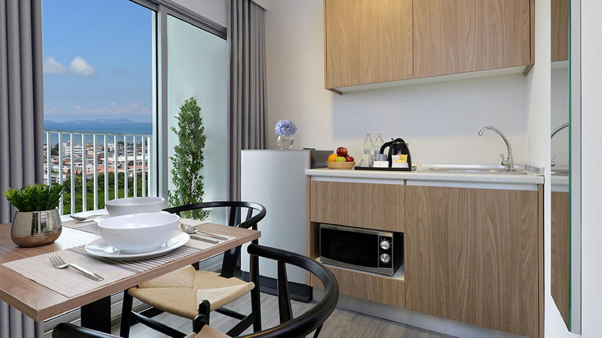 โรงแรม Centre Point Prime