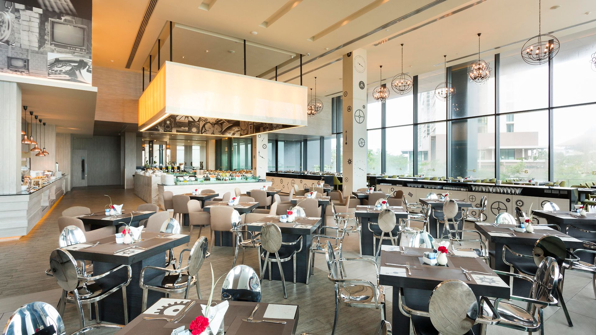 Tsix5 Phenomenal โรงแรม 5*