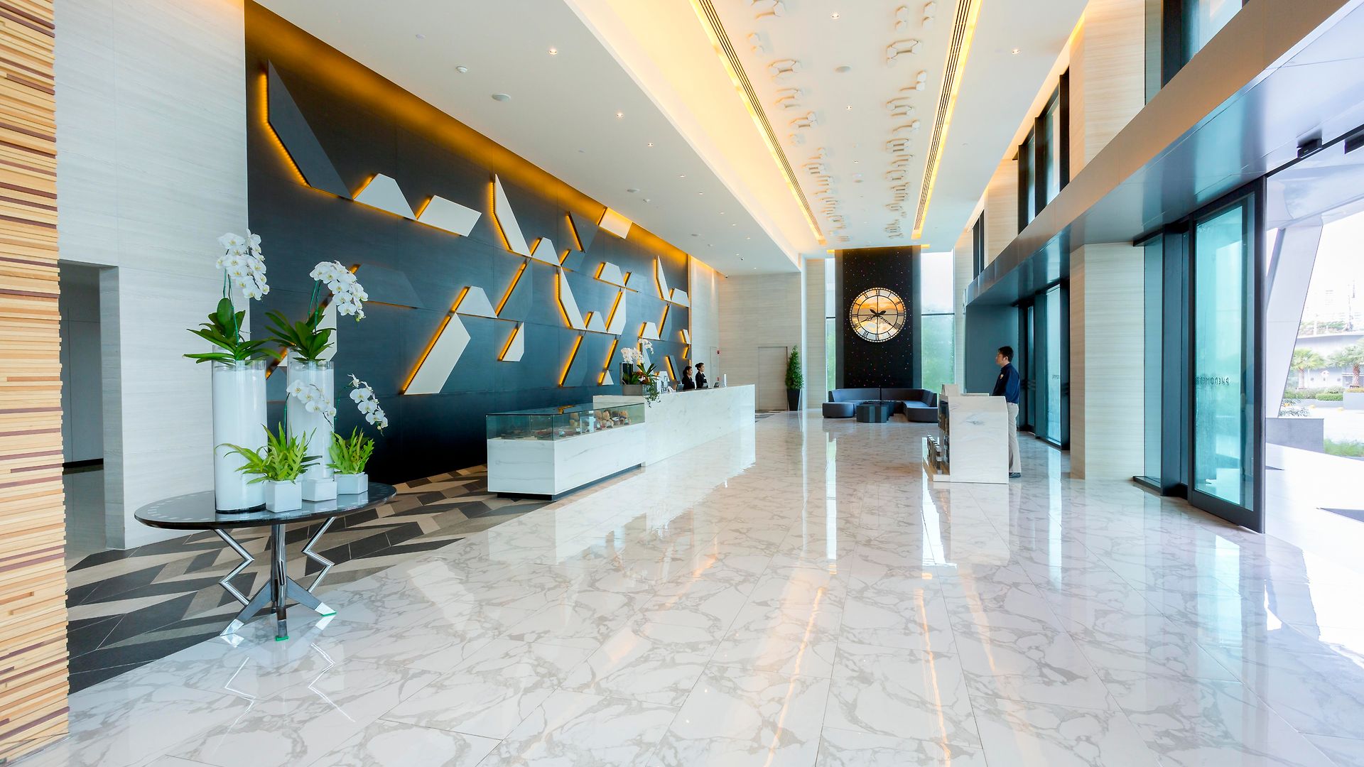 Tsix5 Phenomenal โรงแรม 5*