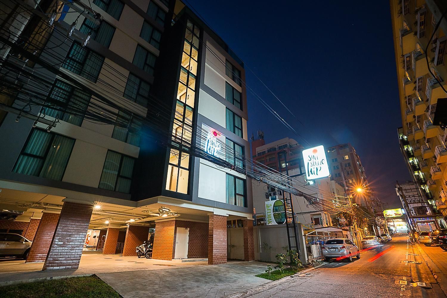 Sunshine Hip โรงแรม 3*