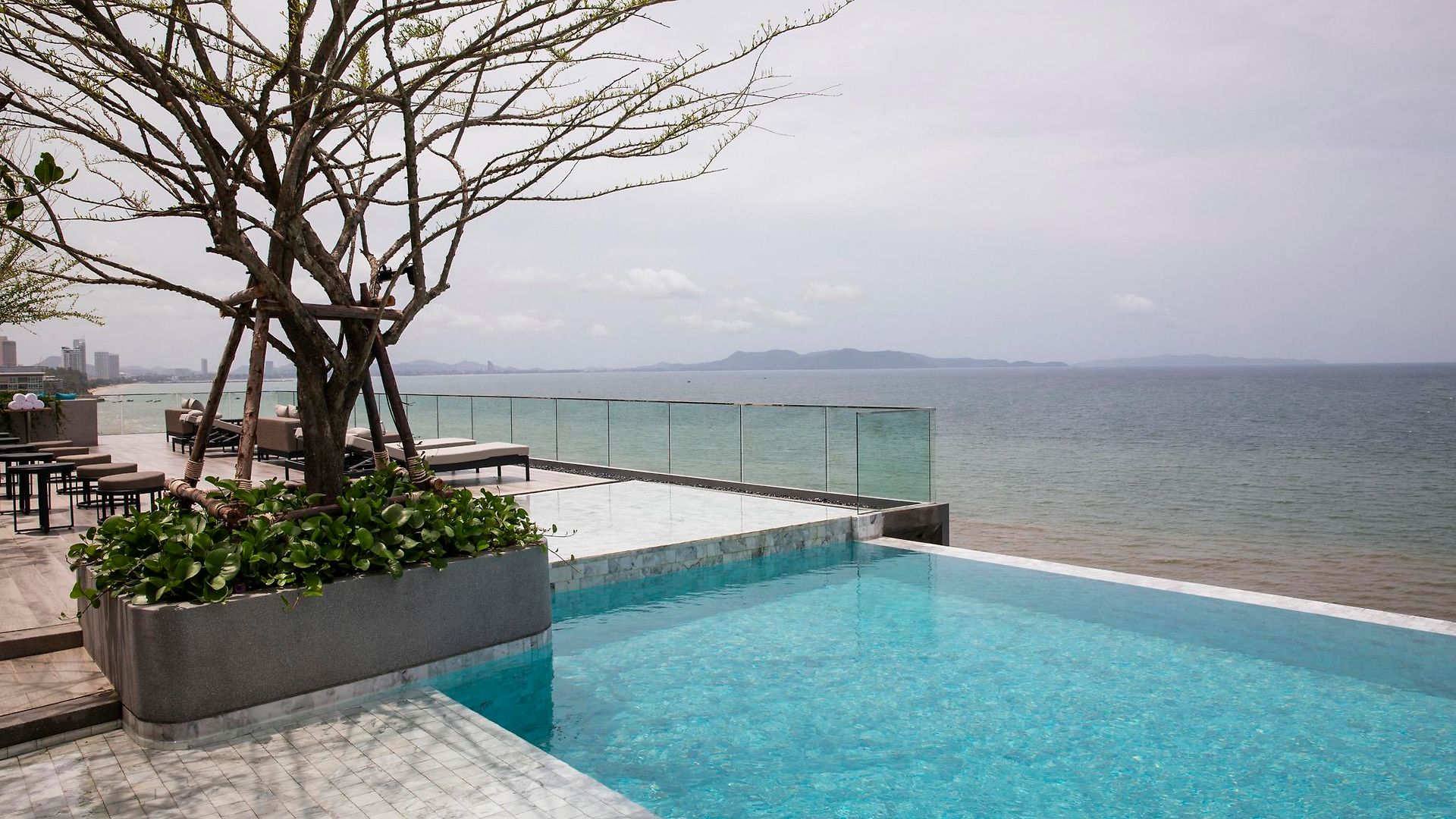 โรงแรม U Jomtien 4*