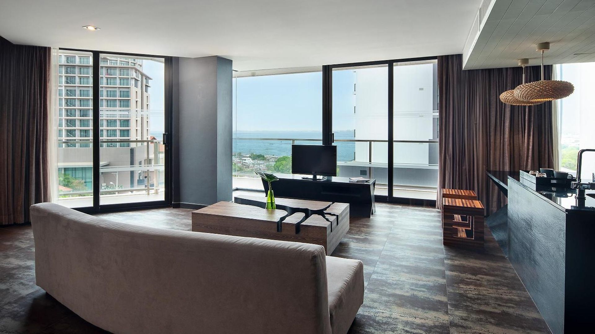 Tsix5 Quarter โรงแรม