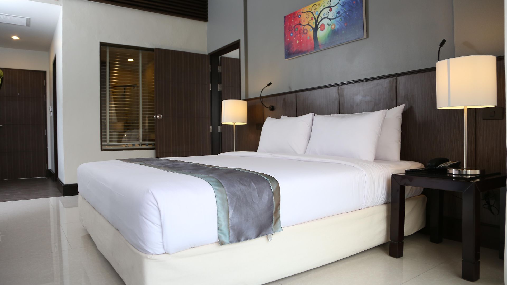 โรงแรม Woraburi &
