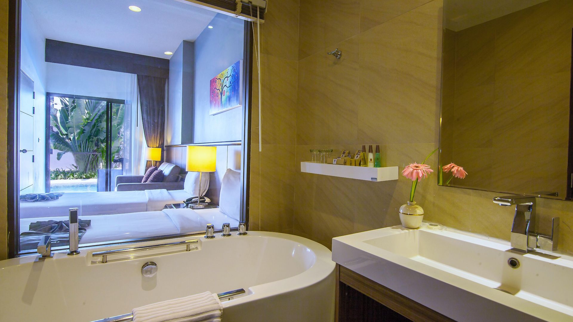 โรงแรม Woraburi & 4*