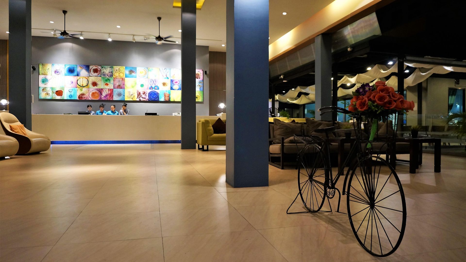 โรงแรม Woraburi &