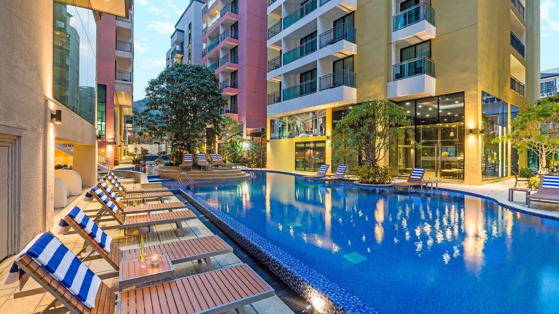 Citrus Grande By Compass Hospitality โรงแรม