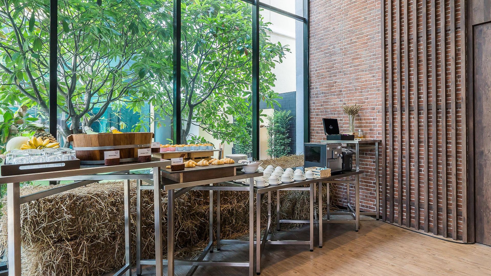 โรงแรม Citrus Grande By Compass Hospitality