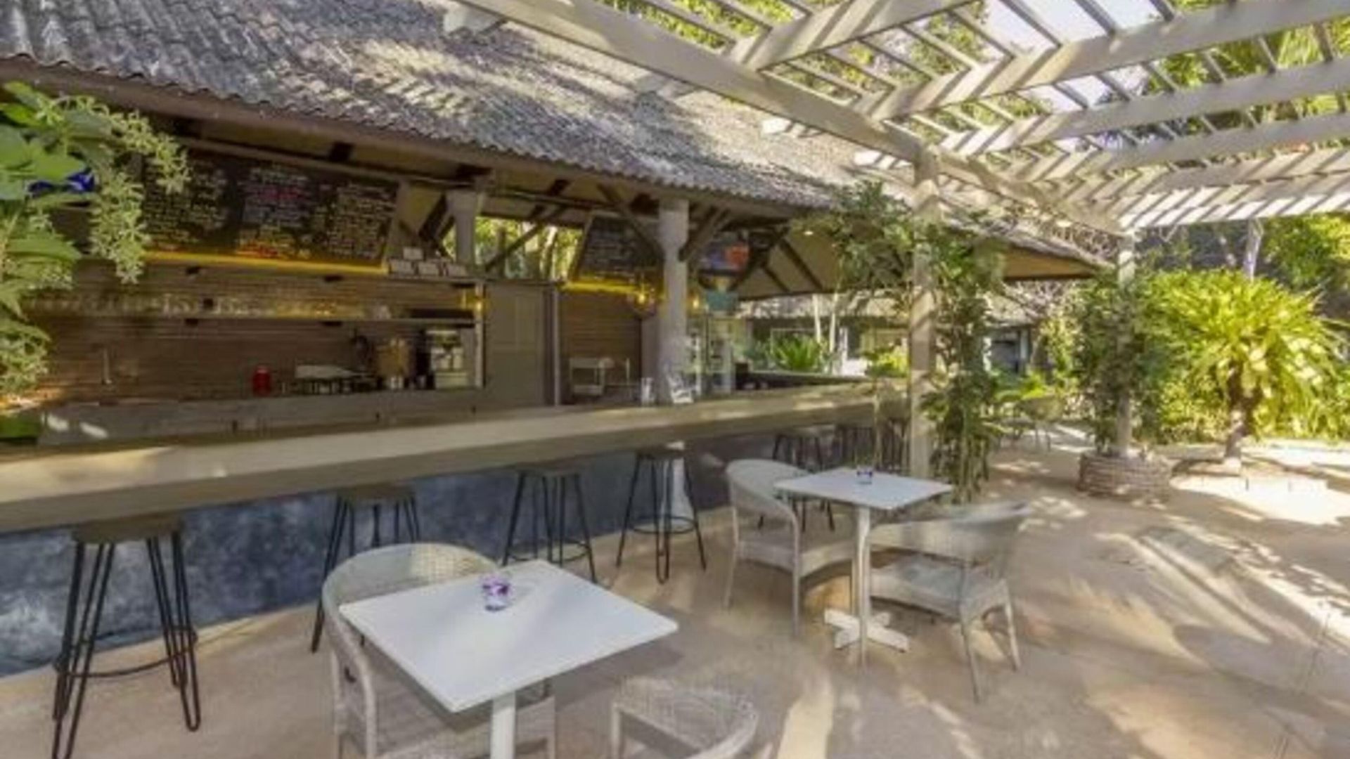 Let's Hyde & - Pool Pattaya