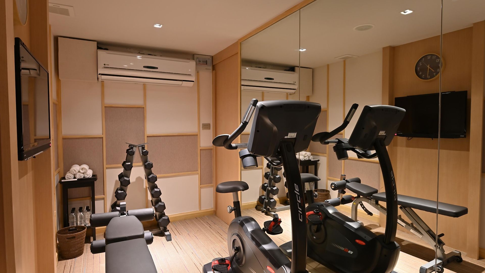 โรงแรม M - Sha Extra 4*