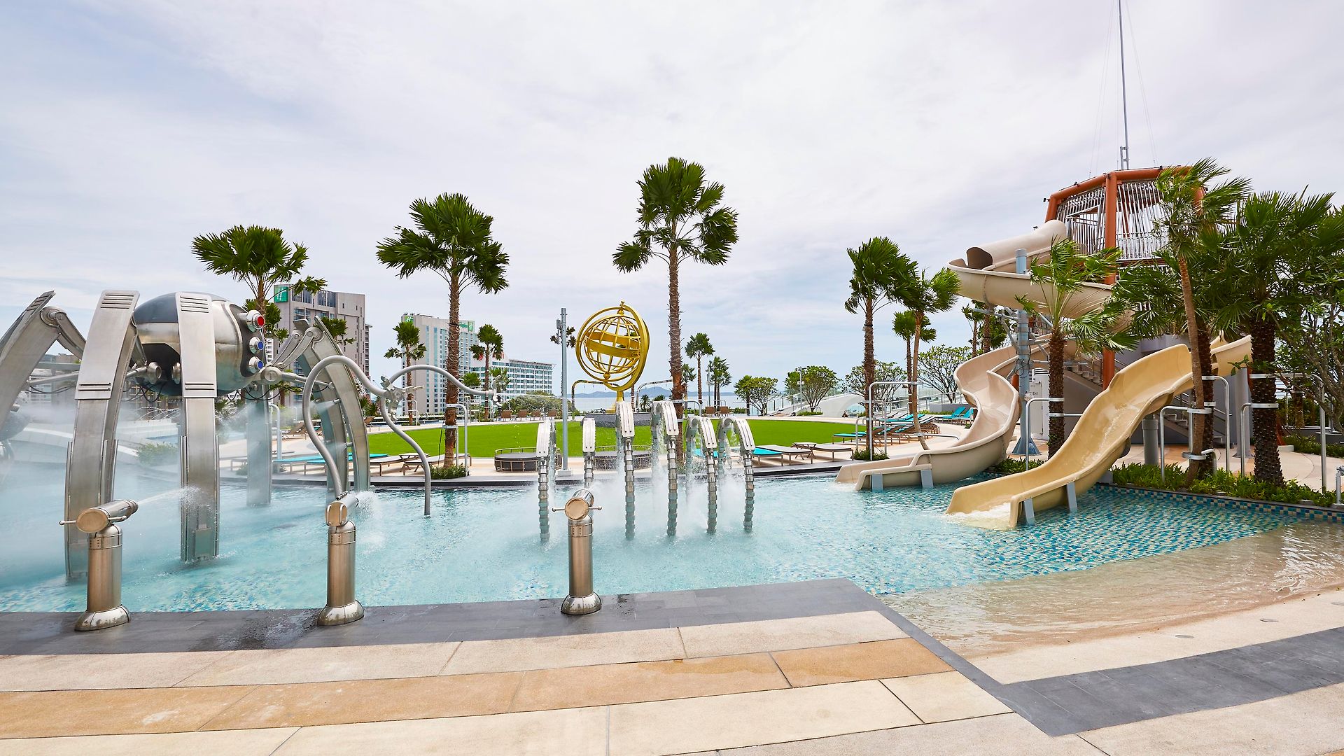 Grande Centre Point โรงแรม Pattaya
