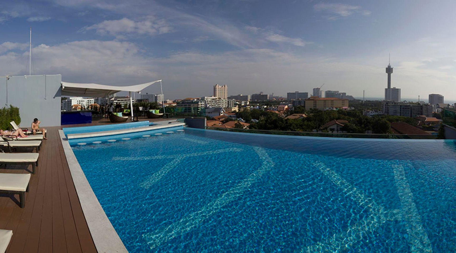โรงแรม Unique Regency 4*