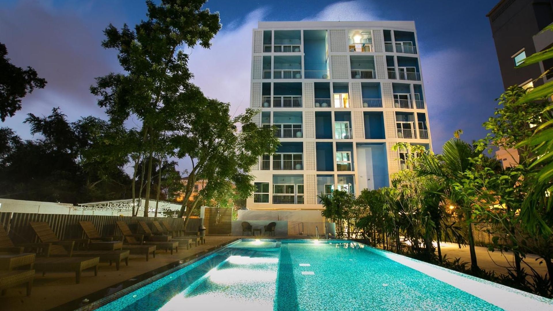 Deeprom โรงแรม 3*