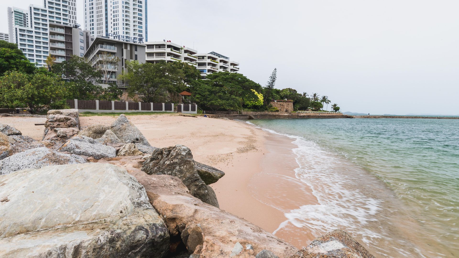 โกลเดน ทิวลิป พัทยา บีช รีสอร์ต Pattaya