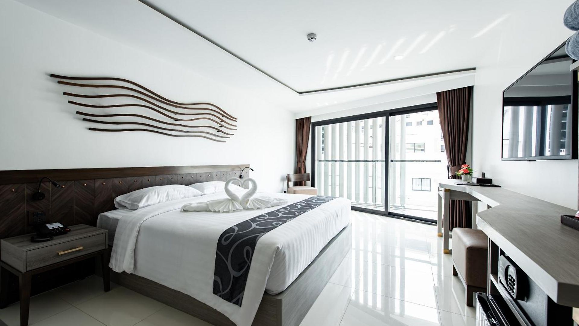 แบควูดส์ โฮเทล พัทยา โรงแรม