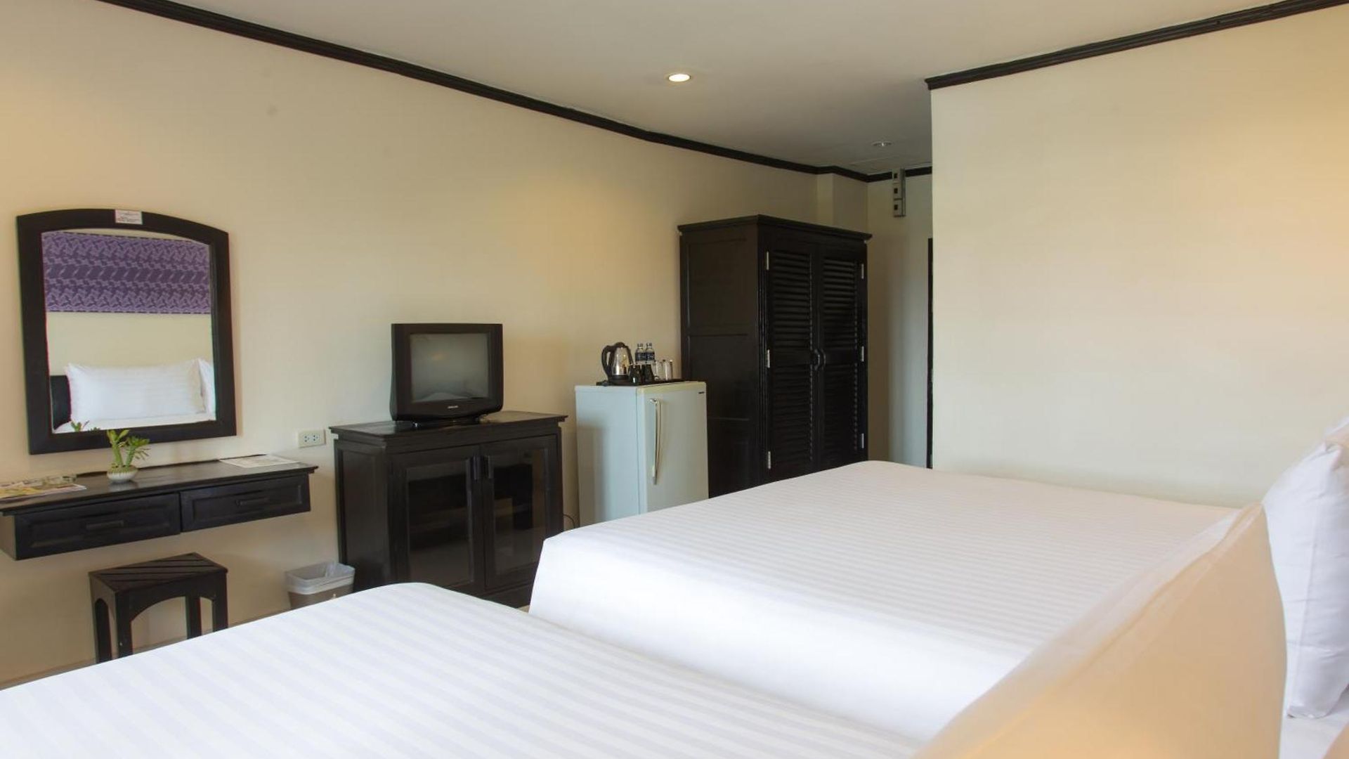 โกลเดนท์ทิวลิป เอสเซนเชียล พัทยา โรงแรม 3*