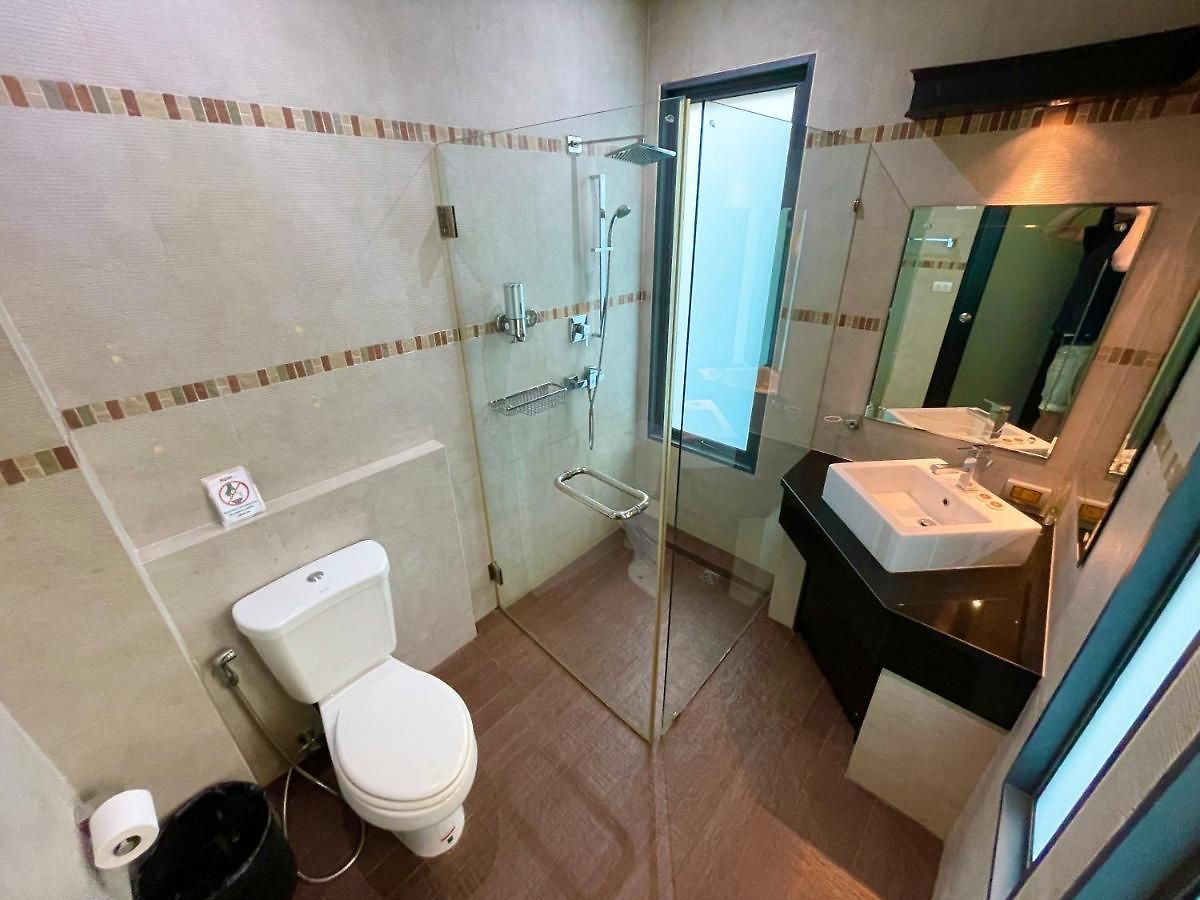 วิลล่า Private Pool & Jacuzzi Villa, Phratumnak, - 600m From The Beach, 711 Nearby *