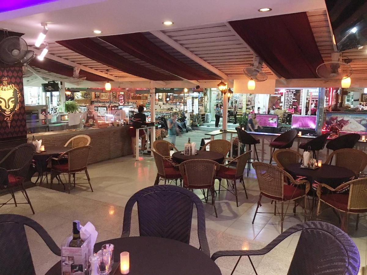Zip & Restaurant โรงแรม