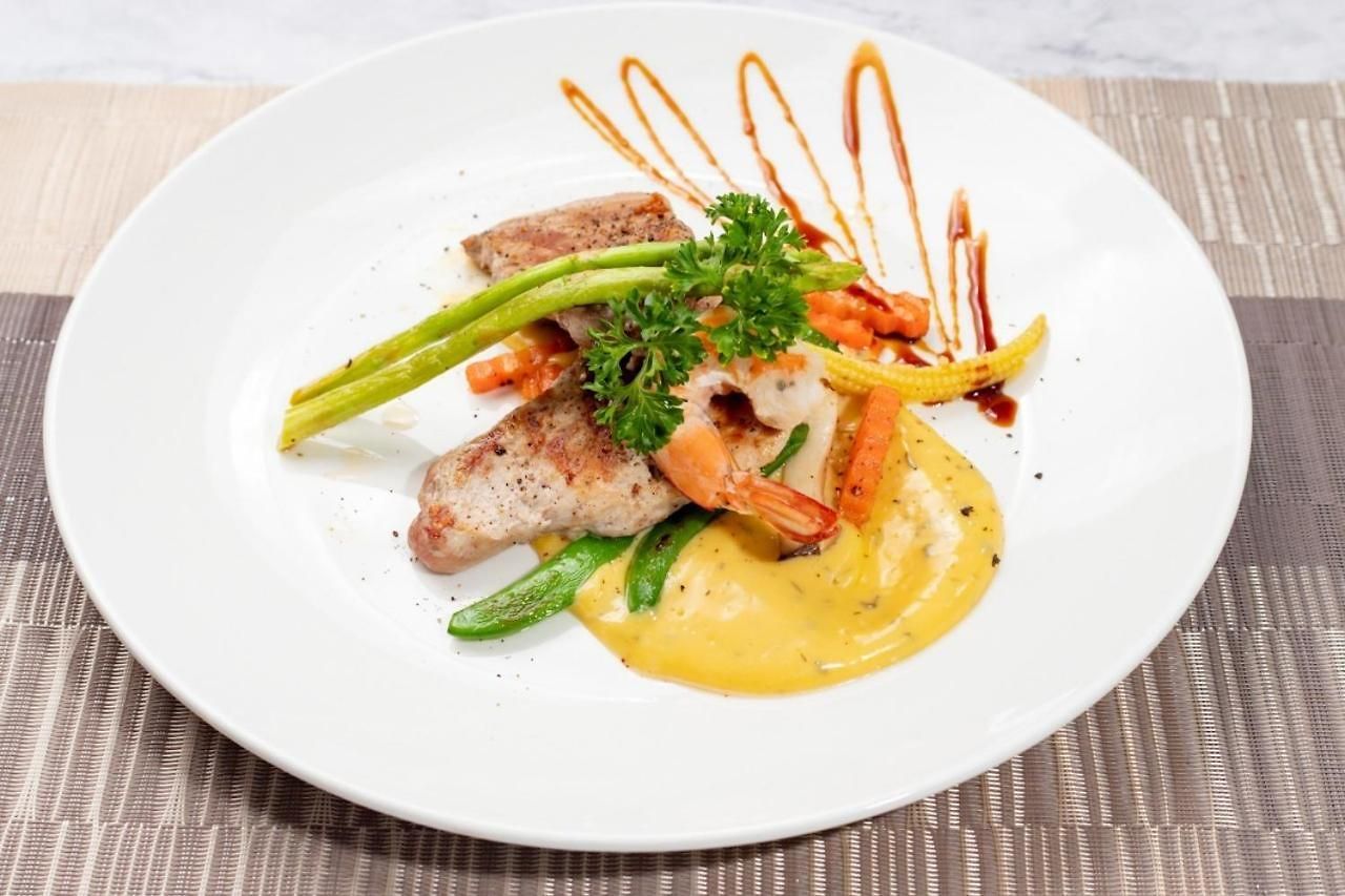 โรงแรม Zip & Restaurant 3*